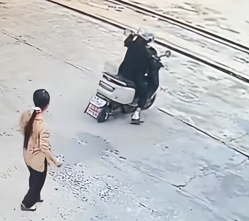 潮汕4胎孕妇被小姑子泼尿羞辱,监控视频和泼尿原因被曝被愚昧程度看傻了(视频/组图) - 9