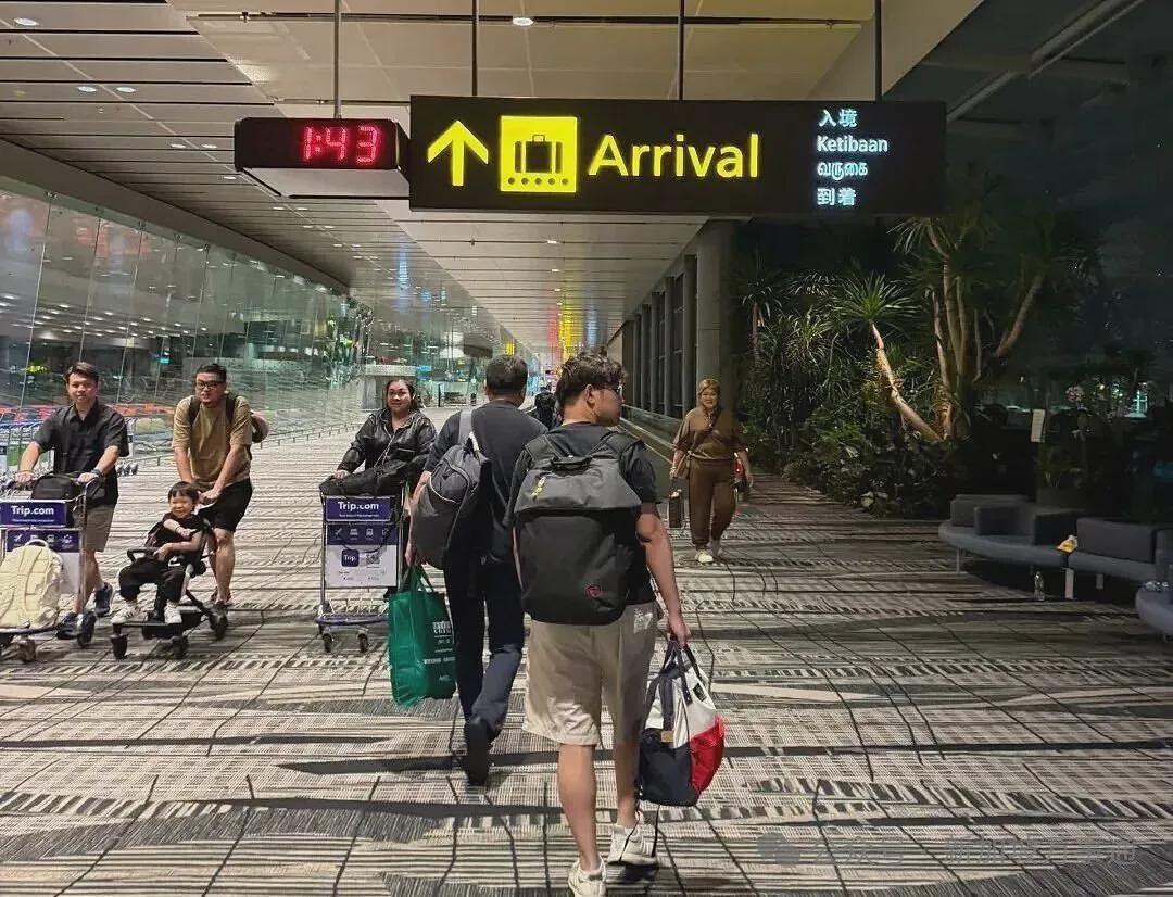 携上千条香烟入境新加坡，多名中国男子当场被扣押：恐牢底坐穿！更多相关“黑产”内幕曝光…（组图） - 17