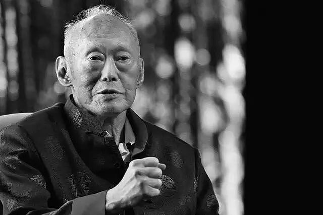 携上千条香烟入境新加坡，多名中国男子当场被扣押：恐牢底坐穿！更多相关“黑产”内幕曝光…（组图） - 16