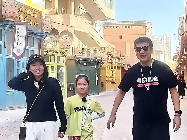 张雪峰女儿首回应爸爸去世 ！言语中满是悲痛，亿万财富也挽不回（组图） - 4