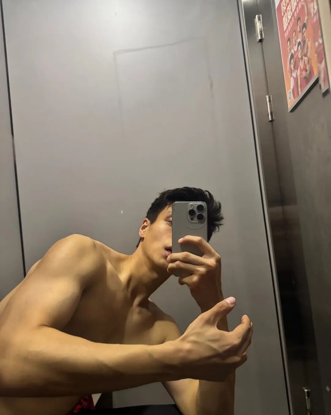 187北大超帅肌肉精壮体育生！网友：好想得吃...（组图） - 4