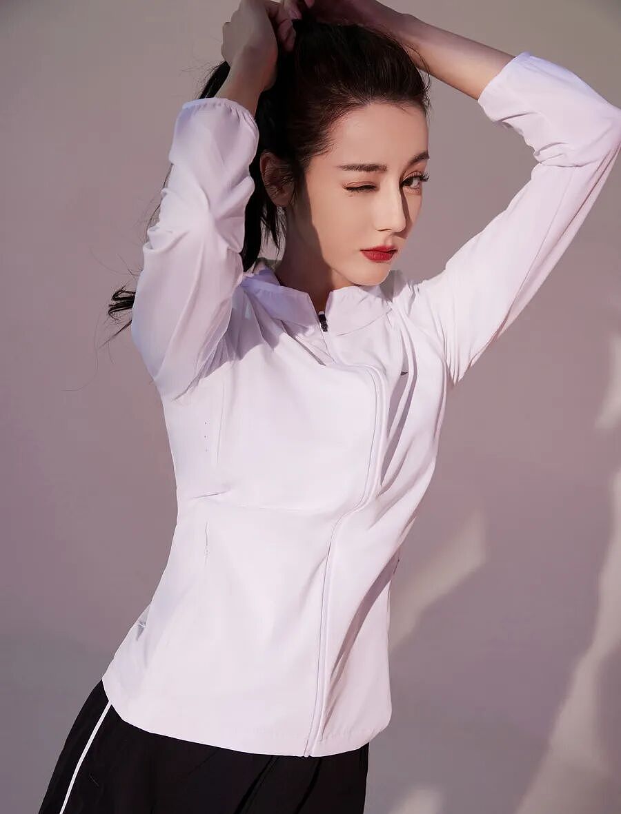 【美女】女神日推：迪丽热巴（组图） - 1