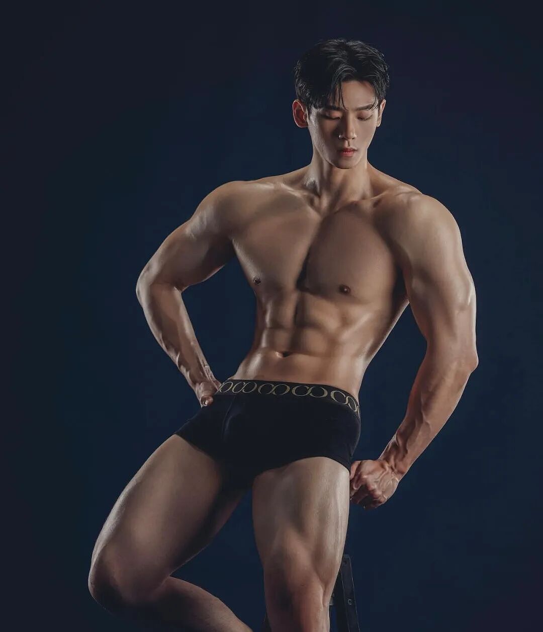 【帅哥】大包健身教练性感出镜!这身材谁能拒绝啊…(组图) - 16