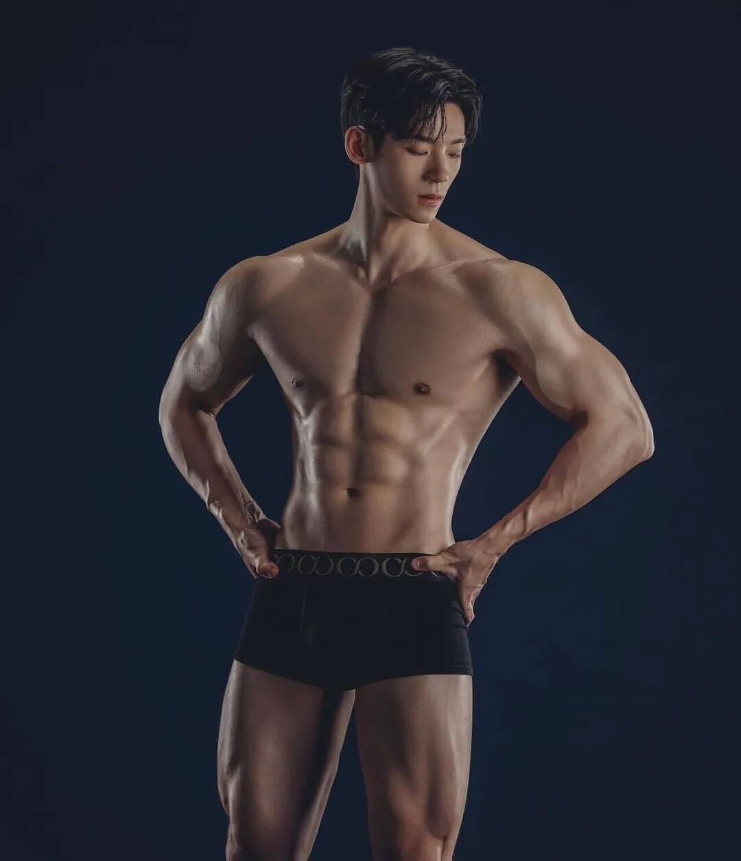【帅哥】大包健身教练性感出镜!这身材谁能拒绝啊…(组图) - 18