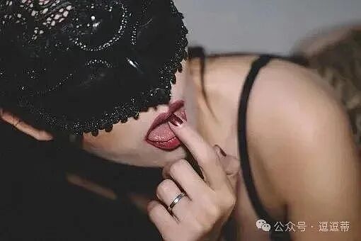 【两性】一分钟上手,6个床上秘籍,让TA忍不住的爽(组图) - 1