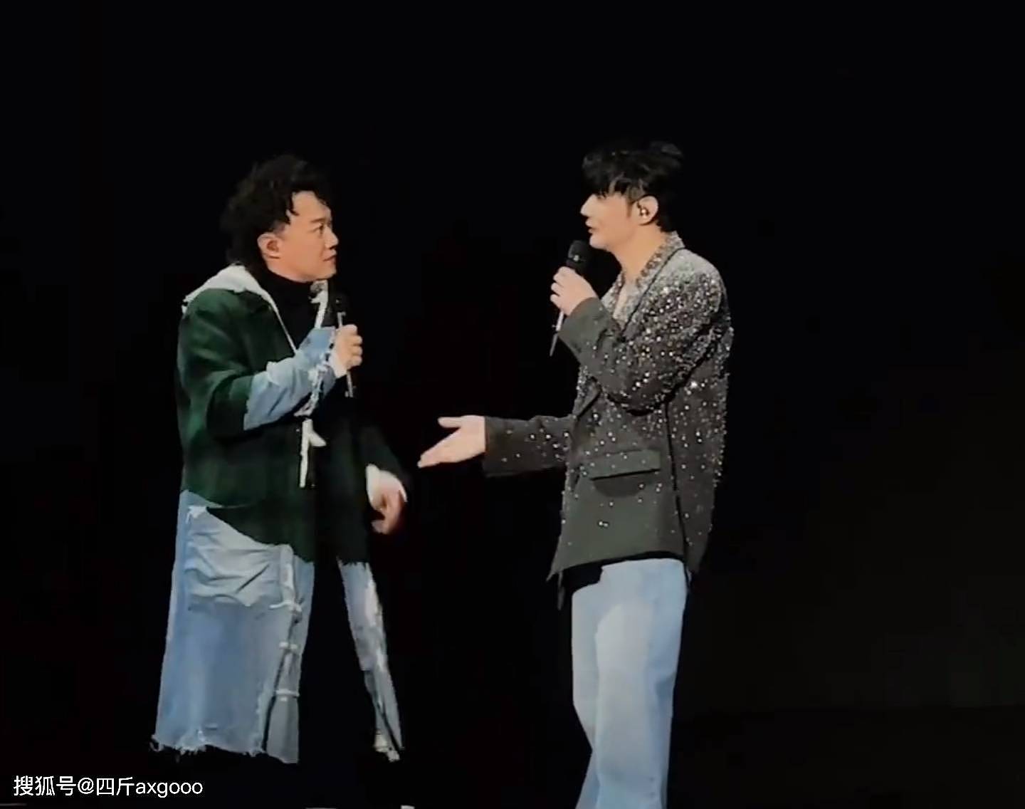 场面尴尬!陈奕迅现身单依纯演唱会,受好友风波牵连,全程控表情(组图) - 8