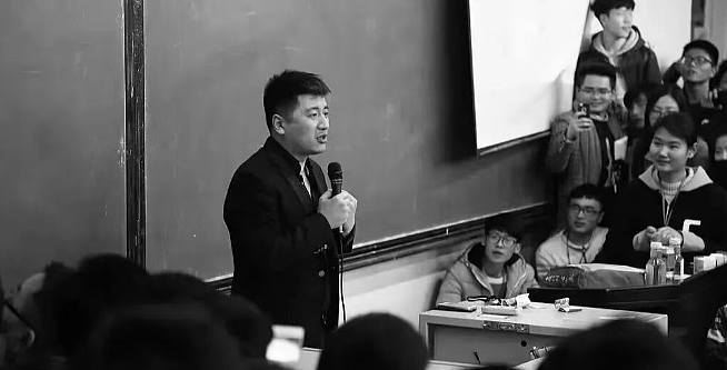 张雪峰“接班人”浮出水面！公司交接内幕：他凭一个“托孤”承诺，让所有资本闭嘴（组图） - 7