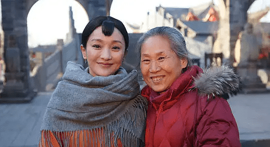 【情感】58岁北漂出道，70岁成“百亿票房奶奶”，如今比儿子还红（组图） - 19