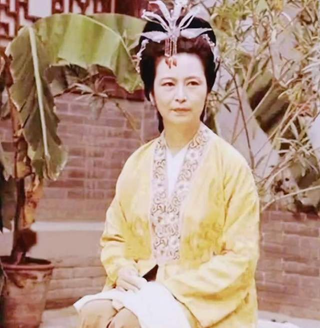 67岁顾艳宣布儿子结婚,晒儿子儿媳照片,谈婆媳相处被夸好婆婆(组图) - 7