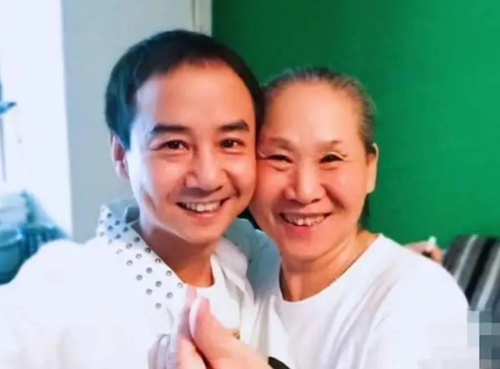 【情感】58岁北漂出道，70岁成“百亿票房奶奶”，如今比儿子还红（组图） - 20