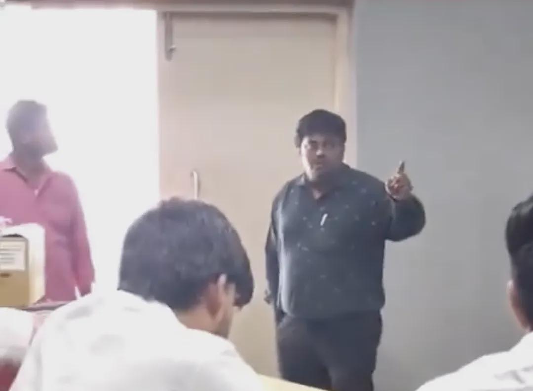 教授在课室当众向女学生表白求婚，结果被学生们追着胖揍一顿！（组图） - 7