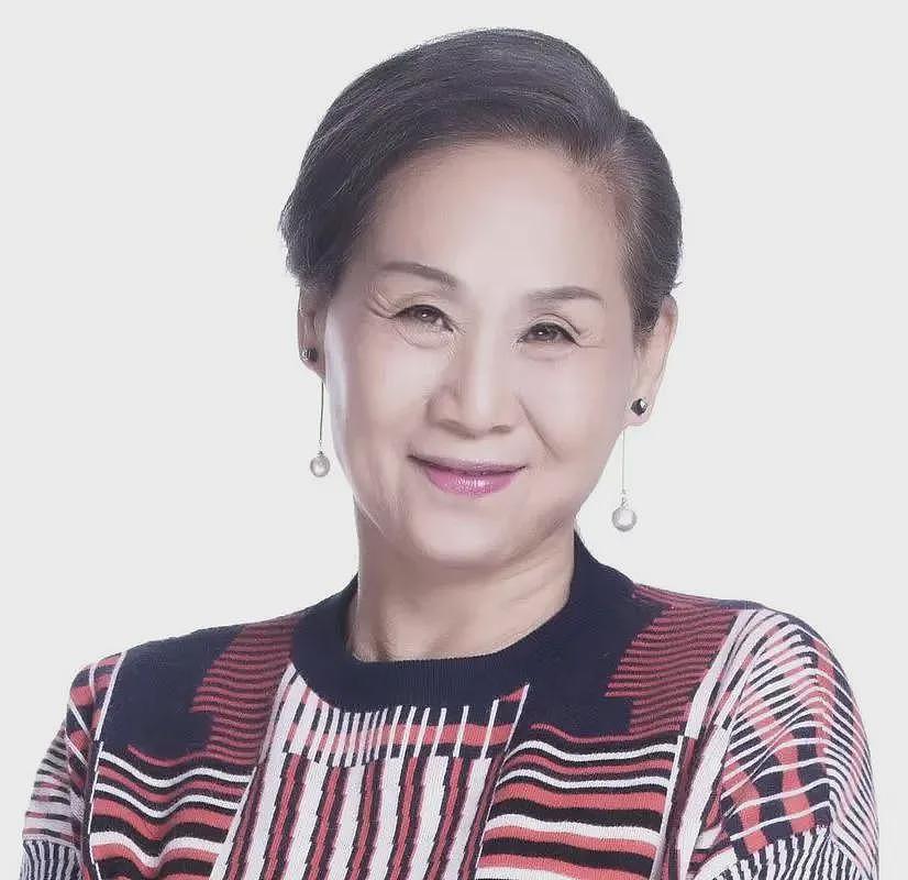 【情感】58岁北漂出道，70岁成“百亿票房奶奶”，如今比儿子还红（组图） - 6