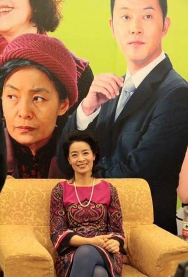 67岁顾艳宣布儿子结婚,晒儿子儿媳照片,谈婆媳相处被夸好婆婆(组图) - 1