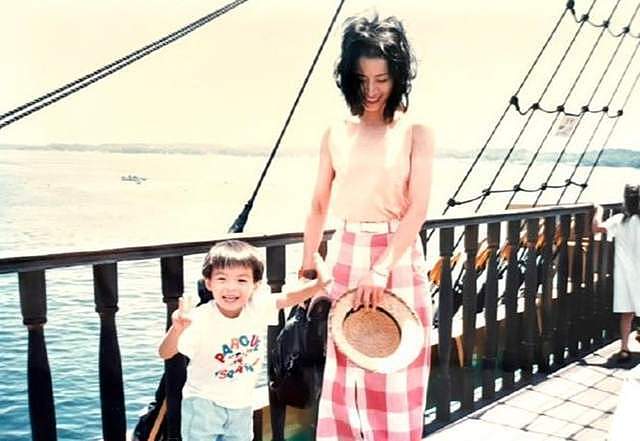 67岁顾艳宣布儿子结婚,晒儿子儿媳照片,谈婆媳相处被夸好婆婆(组图) - 2