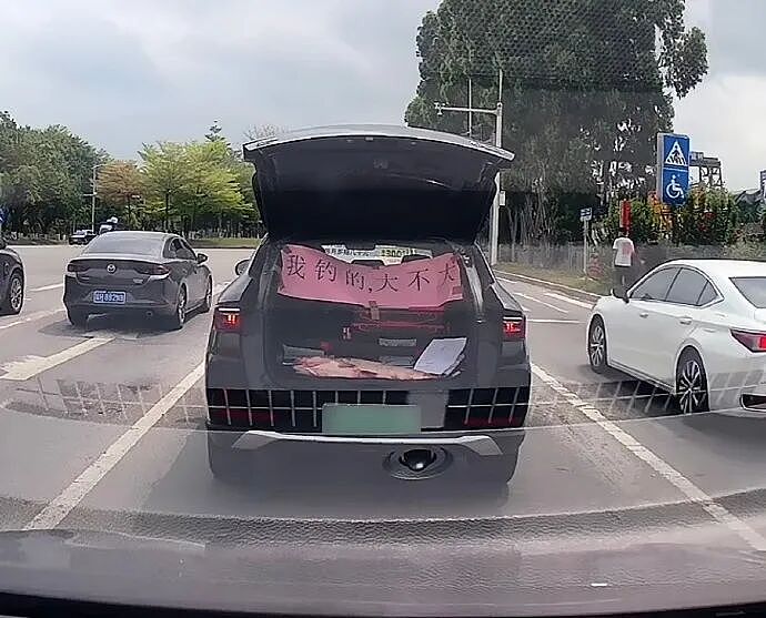 巴黎世家都输了？这双9000块的鞋子是认真的吗？网友笑疯：哈哈哈太炸裂！（组图） - 63