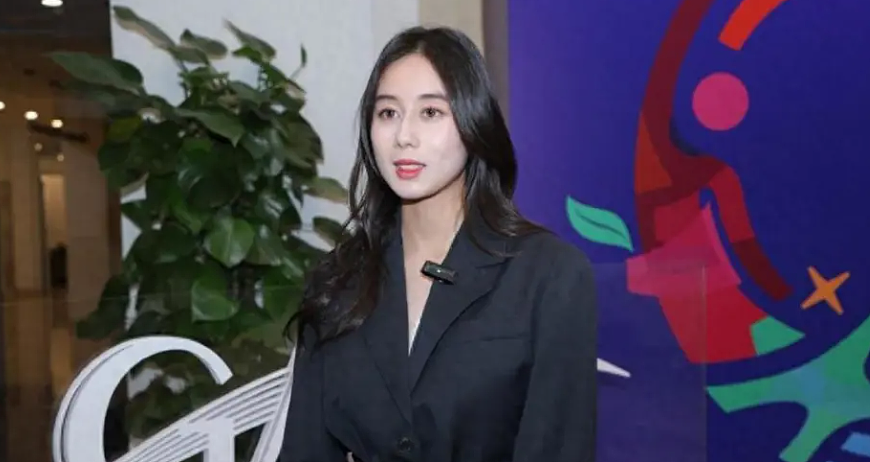 赌王“千亿千金”坦言期待恋爱,首度公开三大择偶条件!网友:地狱级难度(组图) - 1