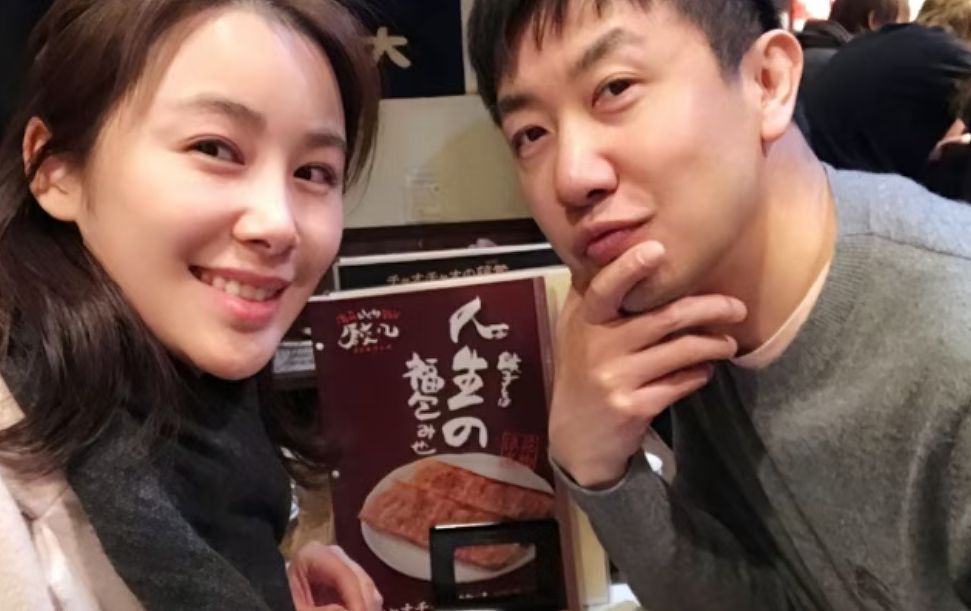 梅婷养他6年,李小冉为他流产2次!转头娶了小15岁娇妻,他凭什么?(组图) - 4