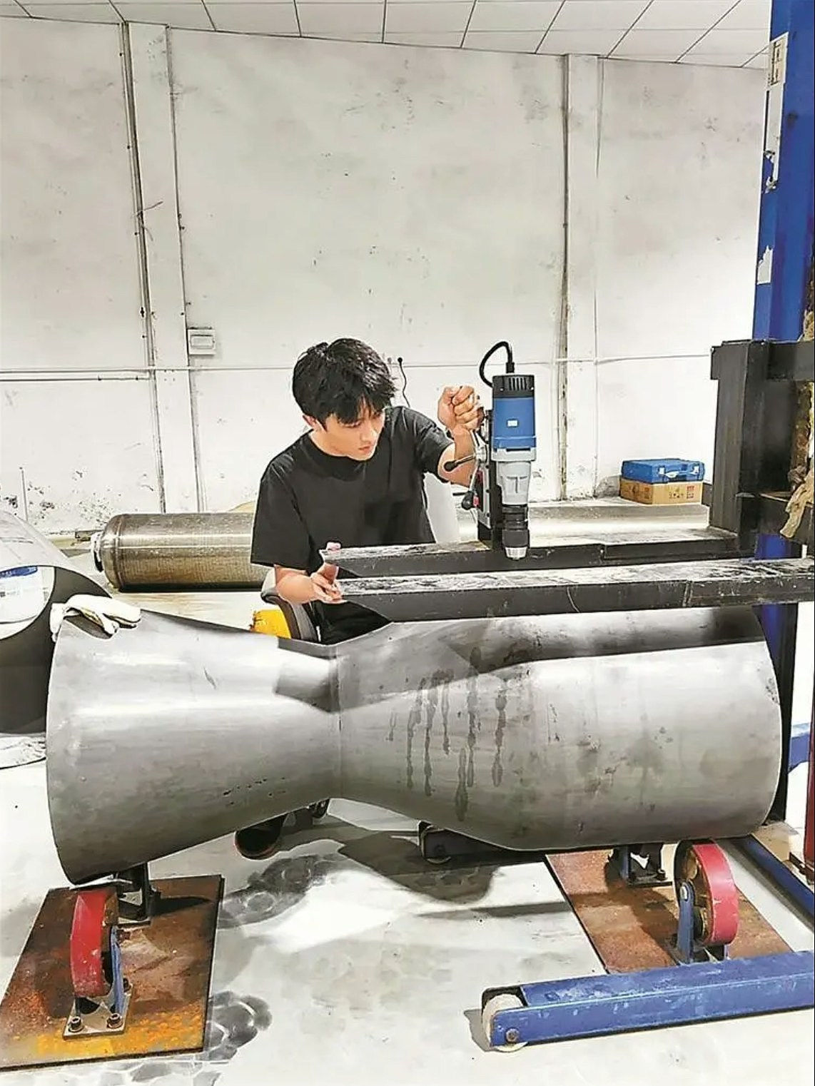 中国版Elon Musk!深圳95后年轻人自制火箭发射升空(组图) - 2
