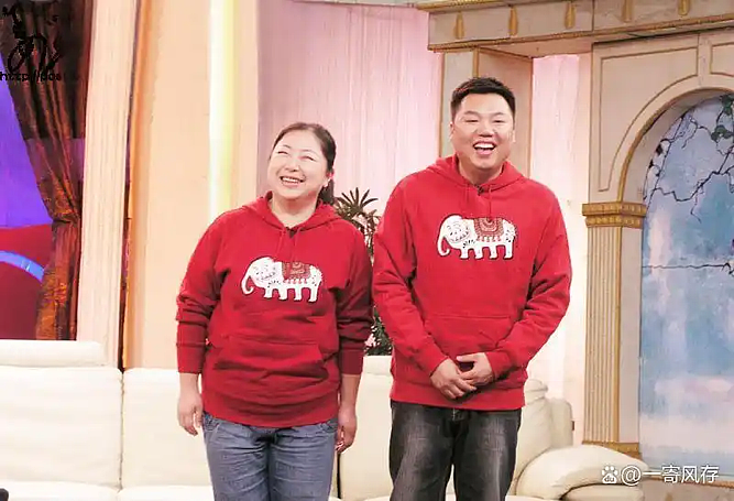 “李大嘴终于娶了佟湘玉！”戏里戏外都是暖男，和妻子蜗居45平小屋也幸福（组图） - 14