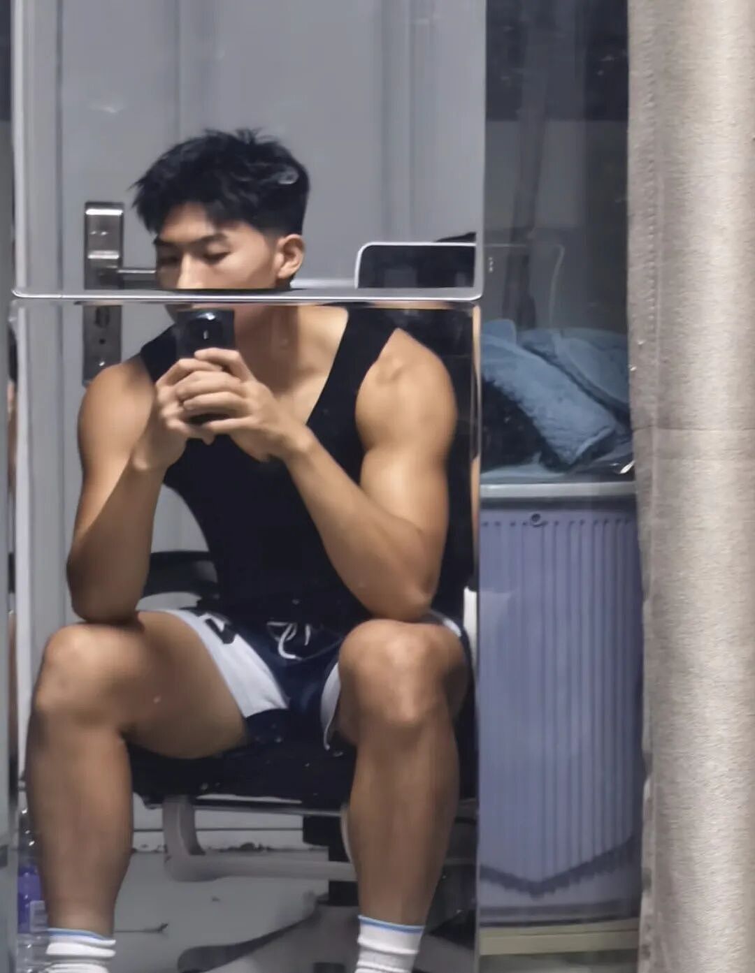 黑皮体育生一张肌肉照涨粉三千，男粉们全馋他身子！（组图） - 7