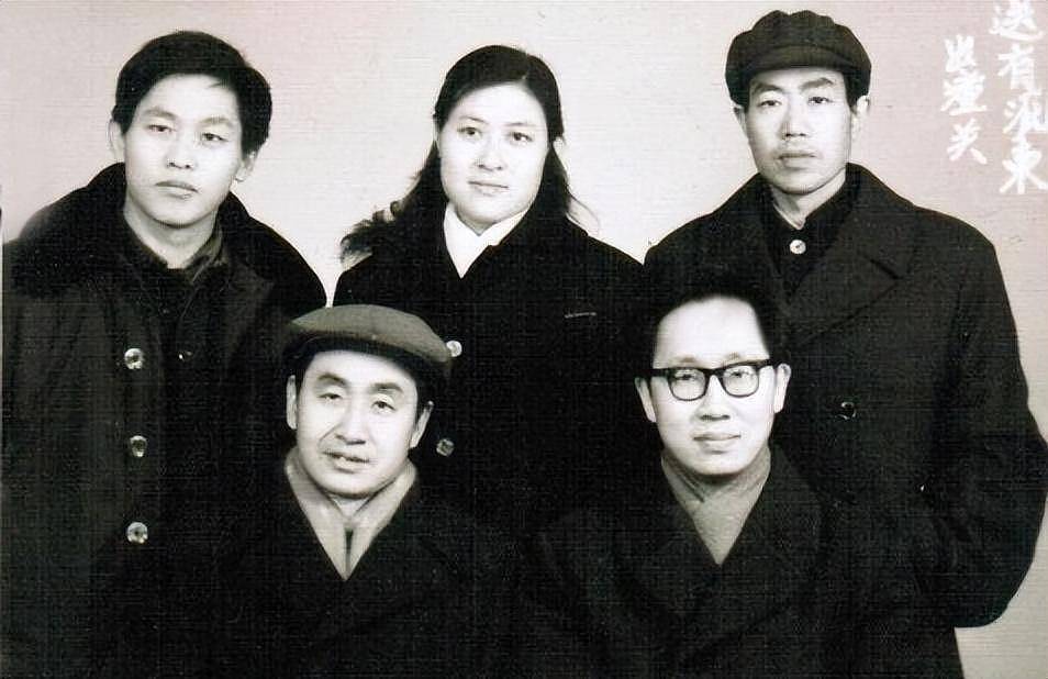 贾平凹之女贾浅浅：多篇论文被指抄袭，单亲家庭长大的她婚姻幸福（组图） - 4