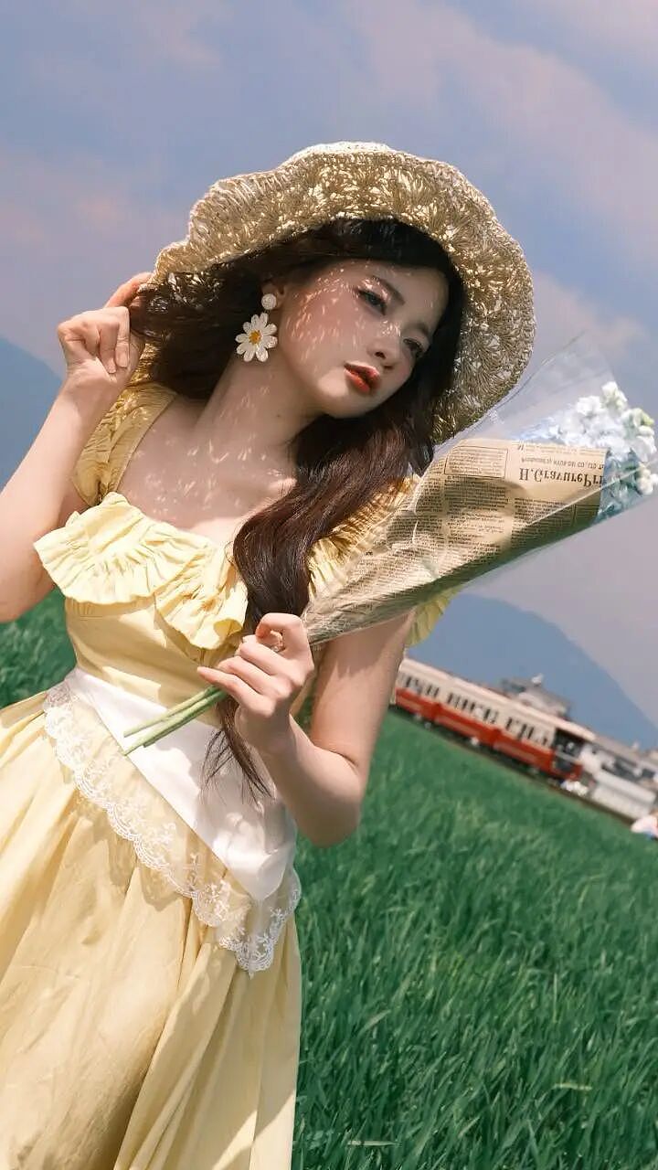 【情感】00后脑瘫女孩做美妆博主,帮家里还债40余万,网友:她好美,像天使(组图) - 9
