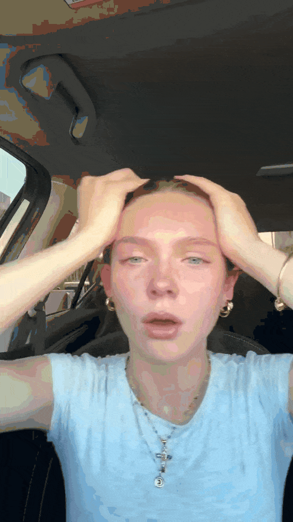 我是不是该买匹马上班?美国女孩被油价贵到崩溃大哭,网友:我也是...(组图) - 1