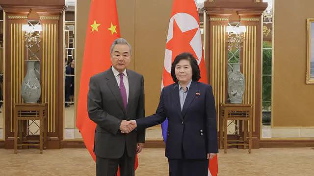 王毅罕见访朝引发特金会猜测，分析指北京目标是“维持平衡”（组图） - 4