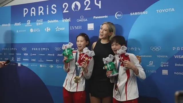 外媒：从全红婵的哽咽到网暴和饭圈再现！体育明星遭“侵入式监控”难题待解（组图） - 2