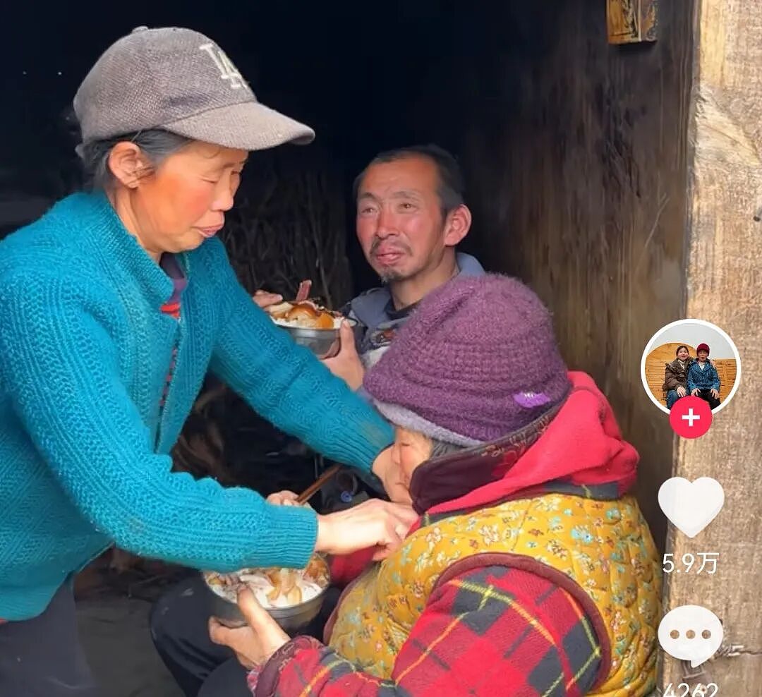 【情感】“我有个了不起的婆婆”，59岁重庆嬢嬢无偿给残疾母子送饭23年，看哭百万网友！（组图） - 10