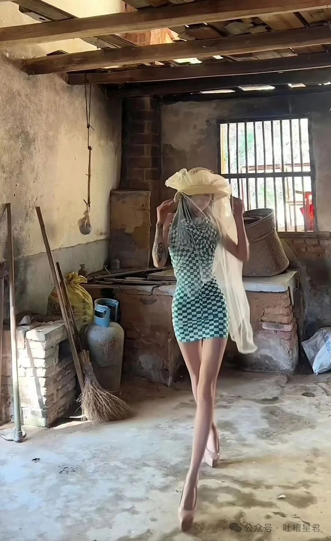 【爆笑】“姑姑介绍的相亲对象让人当场力竭…?”啊啊啊看完我笑的想报警!(组图) - 24