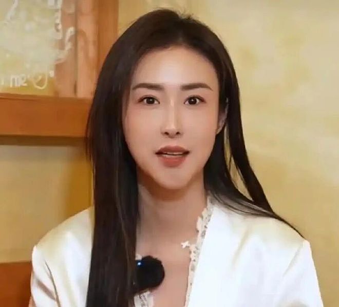 38岁车模兽兽近况曝光!嫁富商生下两子,如今婚姻幸福成人生赢家(组图) - 6