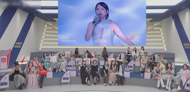 《浪姐》后台残酷一幕！姐姐们当面捧高踩低，不红讲话都没人听（组图） - 25