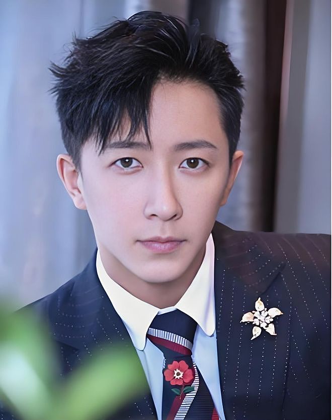 48岁王阳近况曝光！与蒋欣分手后娶高斯，如今婚姻幸福成人生赢家（组图） - 1