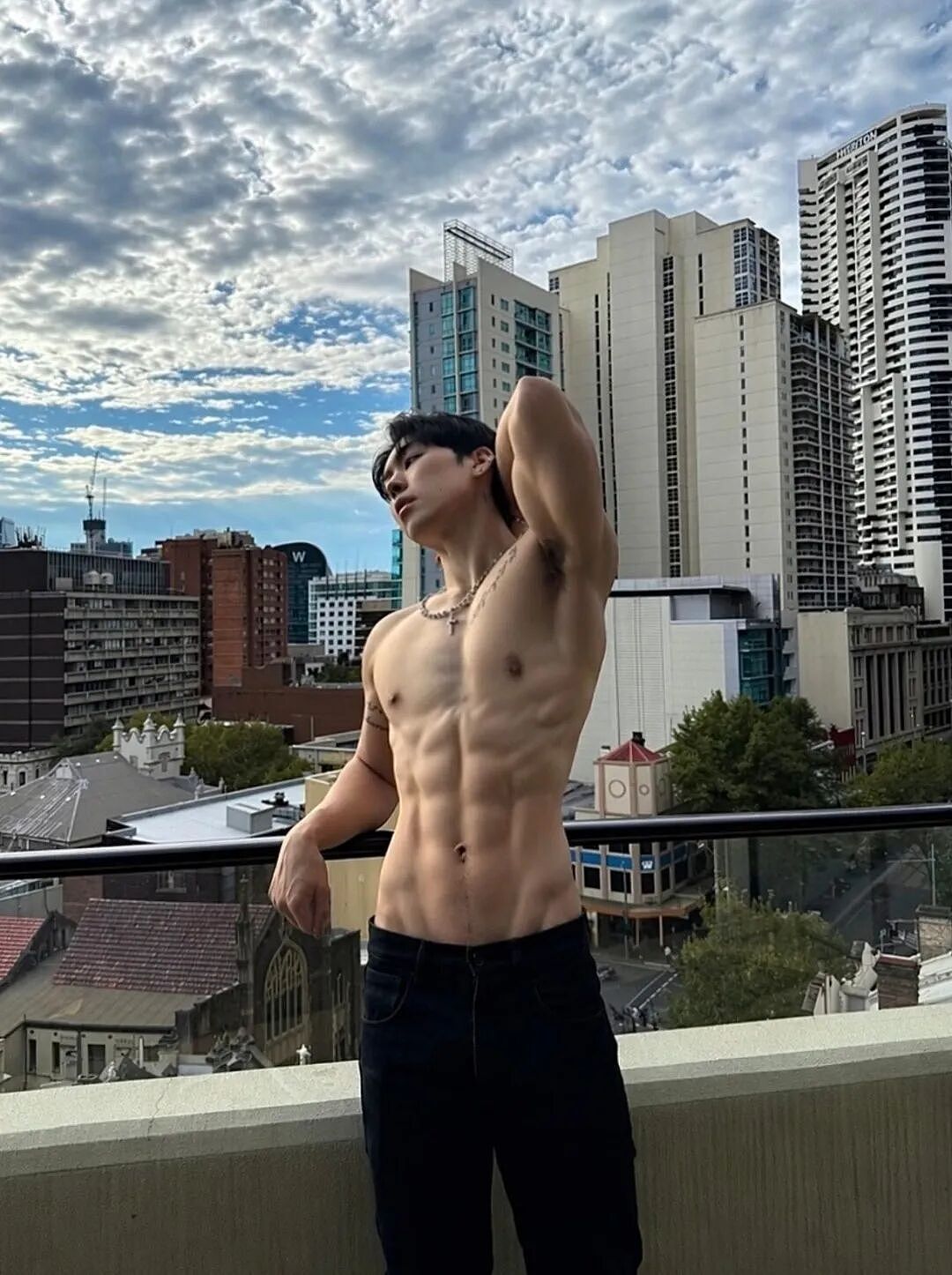 【帅哥】英国留学健身狼狗腰猛男刚回国就被得吃？男友：这腰也太会扭了....（组图） - 1
