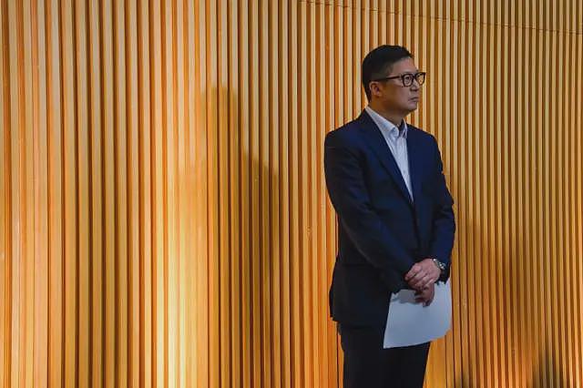 香港歌手张敬轩任保安局导师并为过去言行道歉：为何引起公众两极反应（组图） - 2