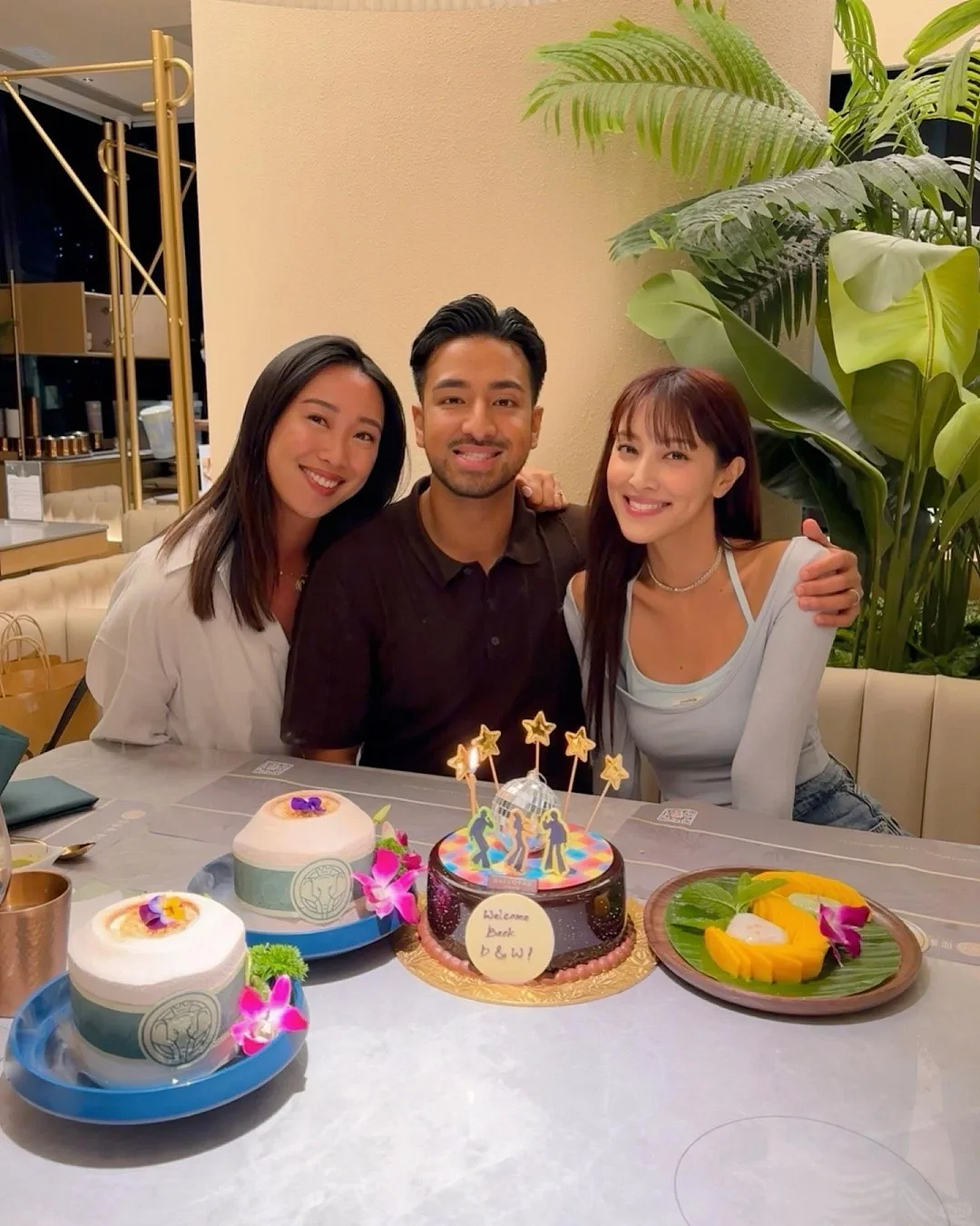 “最美港姐”上浪姐一夜爆火!网友:完全是真人版迪士尼在逃公主(组图) - 11