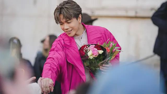 香港歌手张敬轩任保安局导师并为过去言行道歉：为何引起公众两极反应（组图） - 1