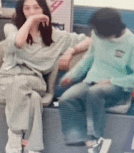 【情感】《乘风2026》王蒙又双叒圈粉了！嘴硬心软怼遍全场，她凭什么如此嚣张（组图） - 8