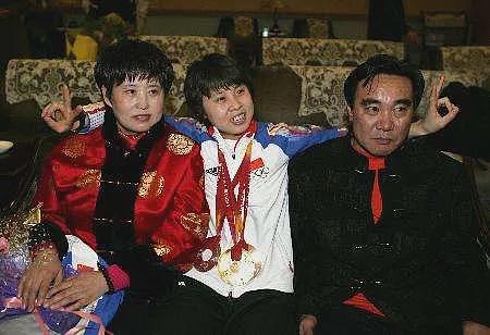 【情感】《乘风2026》王蒙又双叒圈粉了！嘴硬心软怼遍全场，她凭什么如此嚣张（组图） - 14