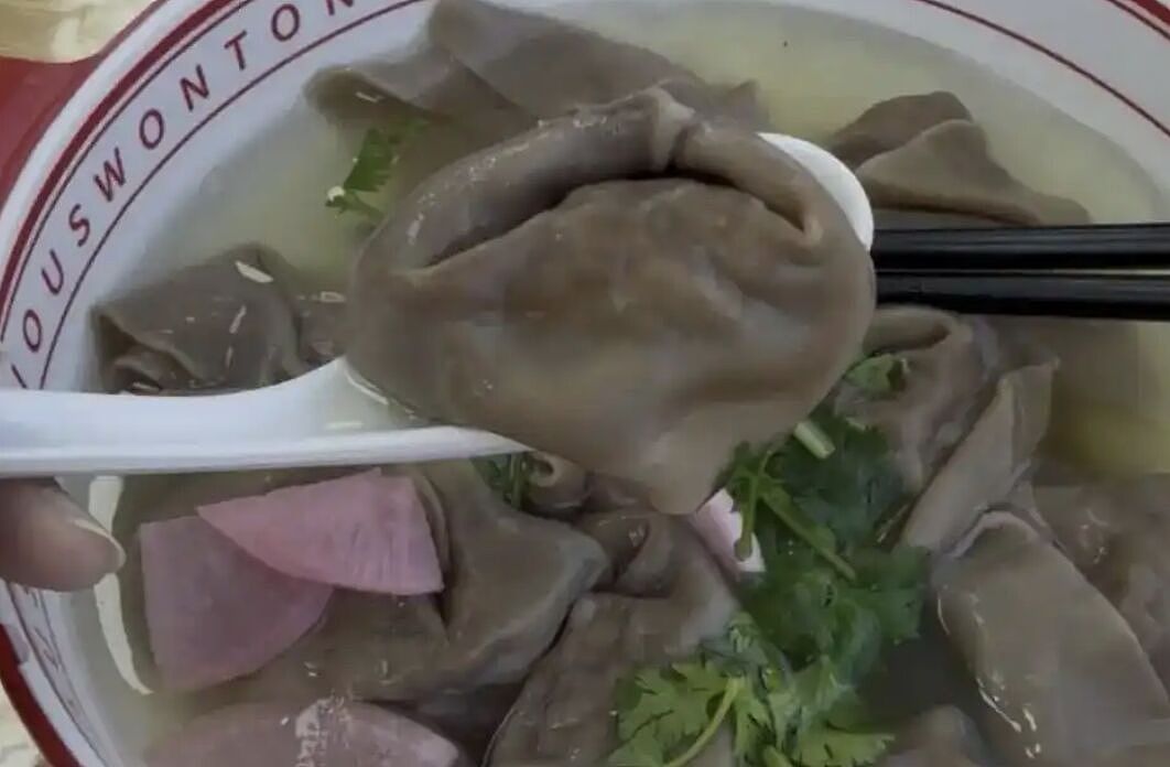 大陆跨界餐饮“生椰拿铁馄饨”上市！有顾客称吃完头晕，舌头发麻（组图） - 1