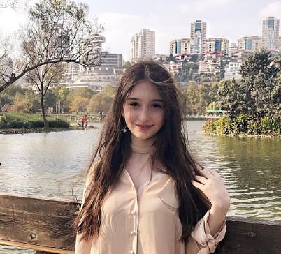 【美女】土耳其少女绝世美颜，甜美可爱肤白水嫩，这要是你女友你顶得住？（组图） - 9