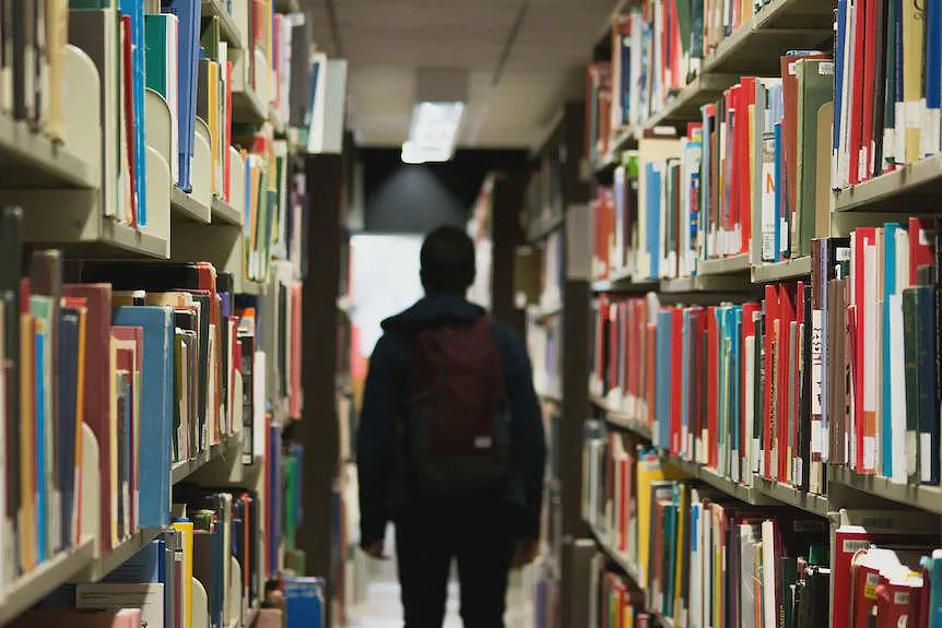 断崖下跌!中国留学生申请量暴跌25%,澳洲大学沦为学位工厂?学费狂涨满意度暴跌(组图) - 11