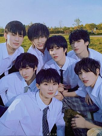 TFBOYS公司惹火粉丝！刚割完韭菜，总部就被雷劈！雷击画面冲热搜（组图） - 2