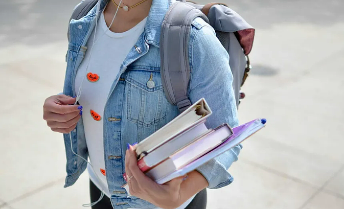 断崖下跌!中国留学生申请量暴跌25%,澳洲大学沦为学位工厂?学费狂涨满意度暴跌(组图) - 6