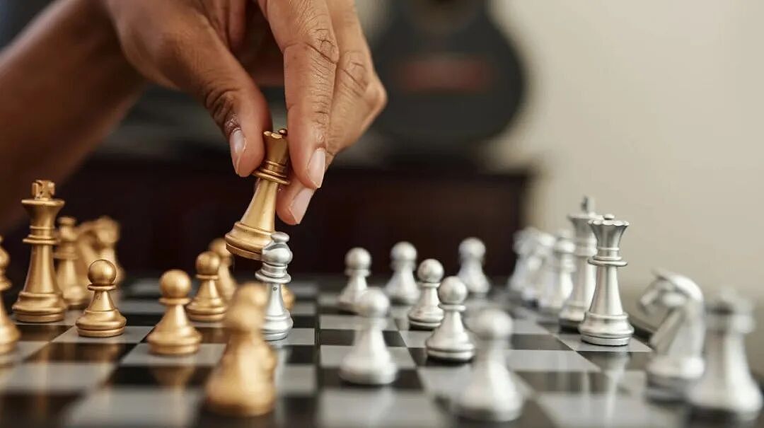 30年前的国际象棋肛珠作弊悬案?!神秘新手战平大师后人间蒸发,终于破案了!(组图) - 11