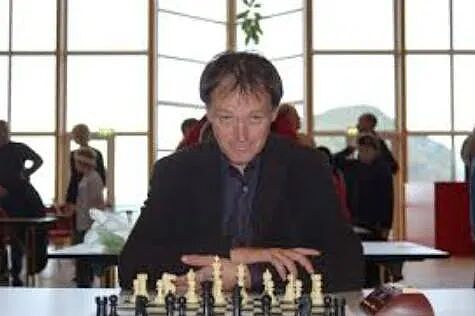 30年前的国际象棋肛珠作弊悬案?!神秘新手战平大师后人间蒸发,终于破案了!(组图) - 9