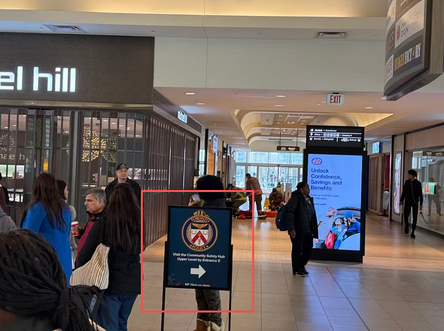 突发! Fairview Mall保安对峙劫匪,中枪倒地全是血!华人店家: 今天都别来了!(组图) - 7