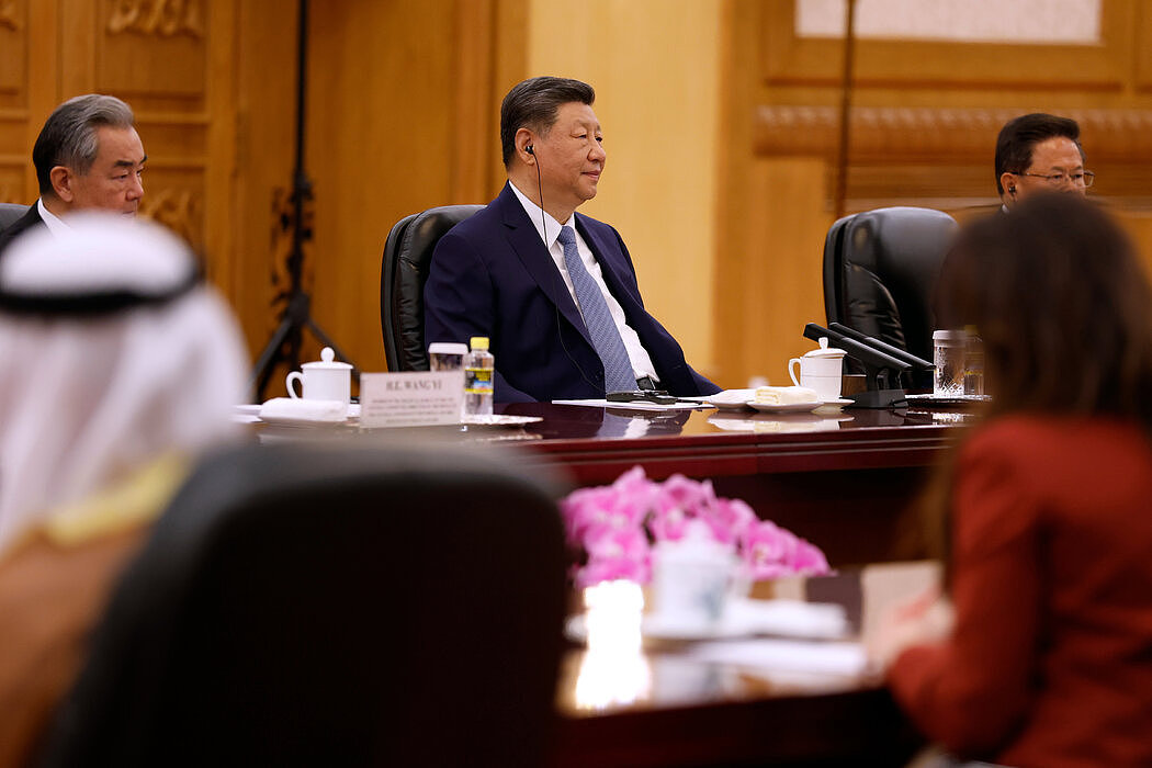 习近平呼吁霍尔木兹海峡重新开放（图） - 1