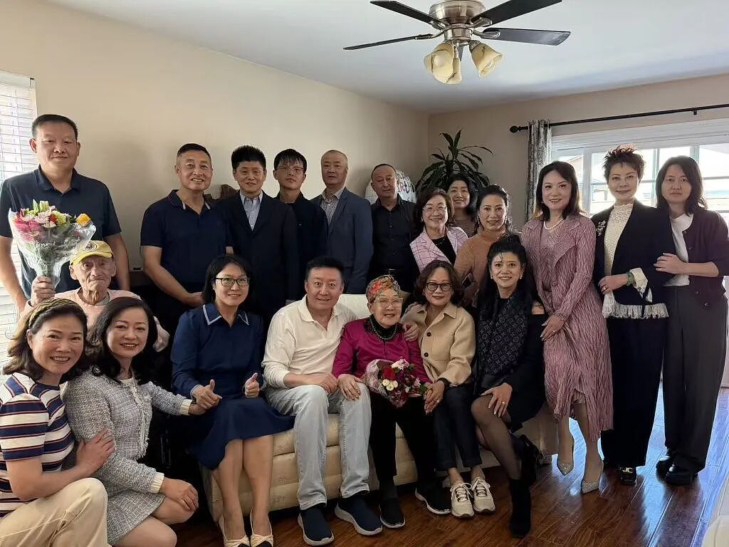 悼念!美国著名侨领张素久女士,因病医治无效去世,享年91岁(组图) - 1